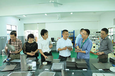 Chen Haiping, subdirector del distrito de Dinghai, ciudad de Zhoushan, y su grupo vinieron a nuestra empresa para una investigación e investigación.